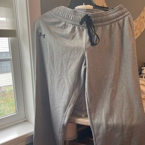 Under armor wide leg draw string sweat pants. For women or kids categories.